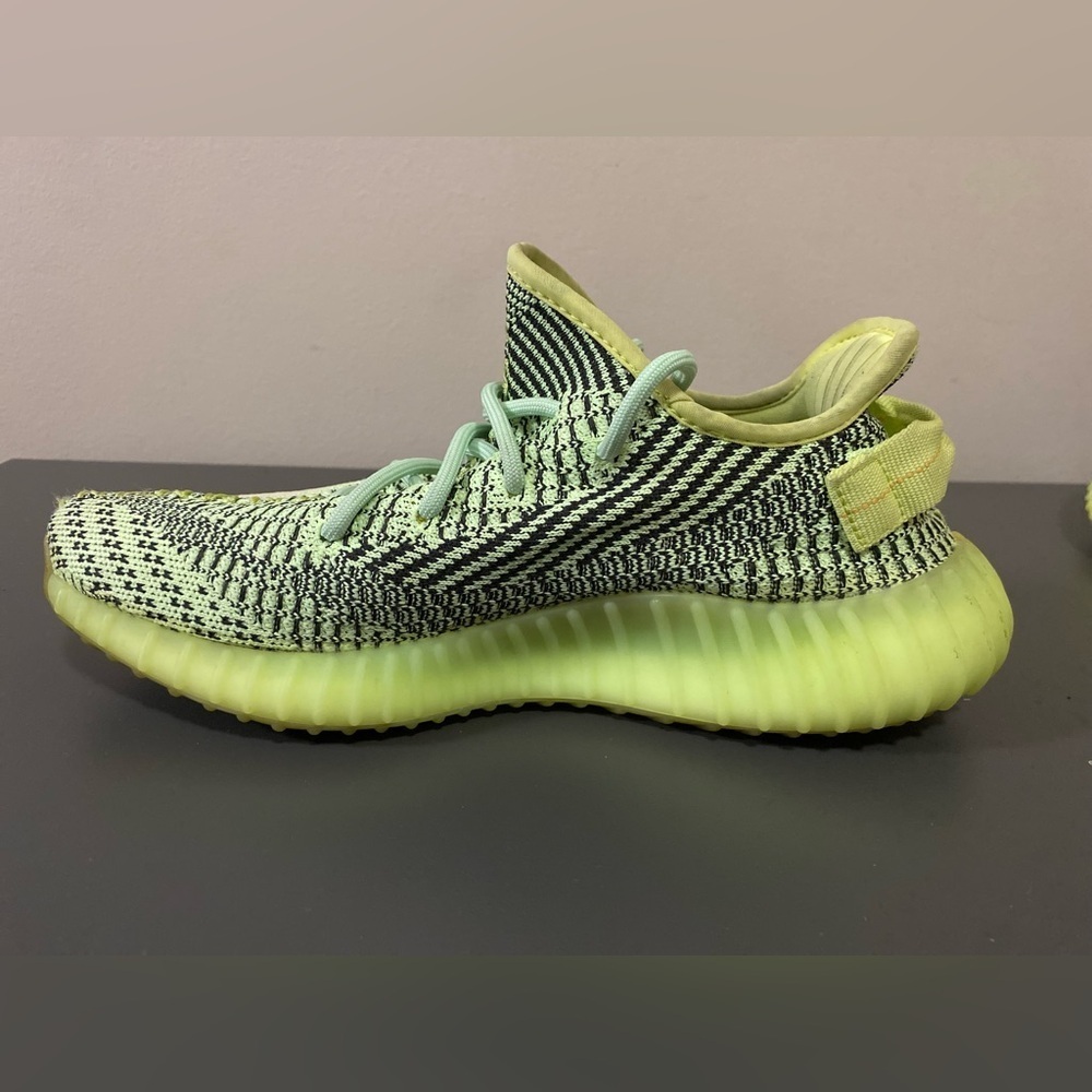 Men’s adidas Yeezy Boost 350 V2 Yeezreel Non-Reflective Kanye West Size 8.5 - Picture 12 of 14